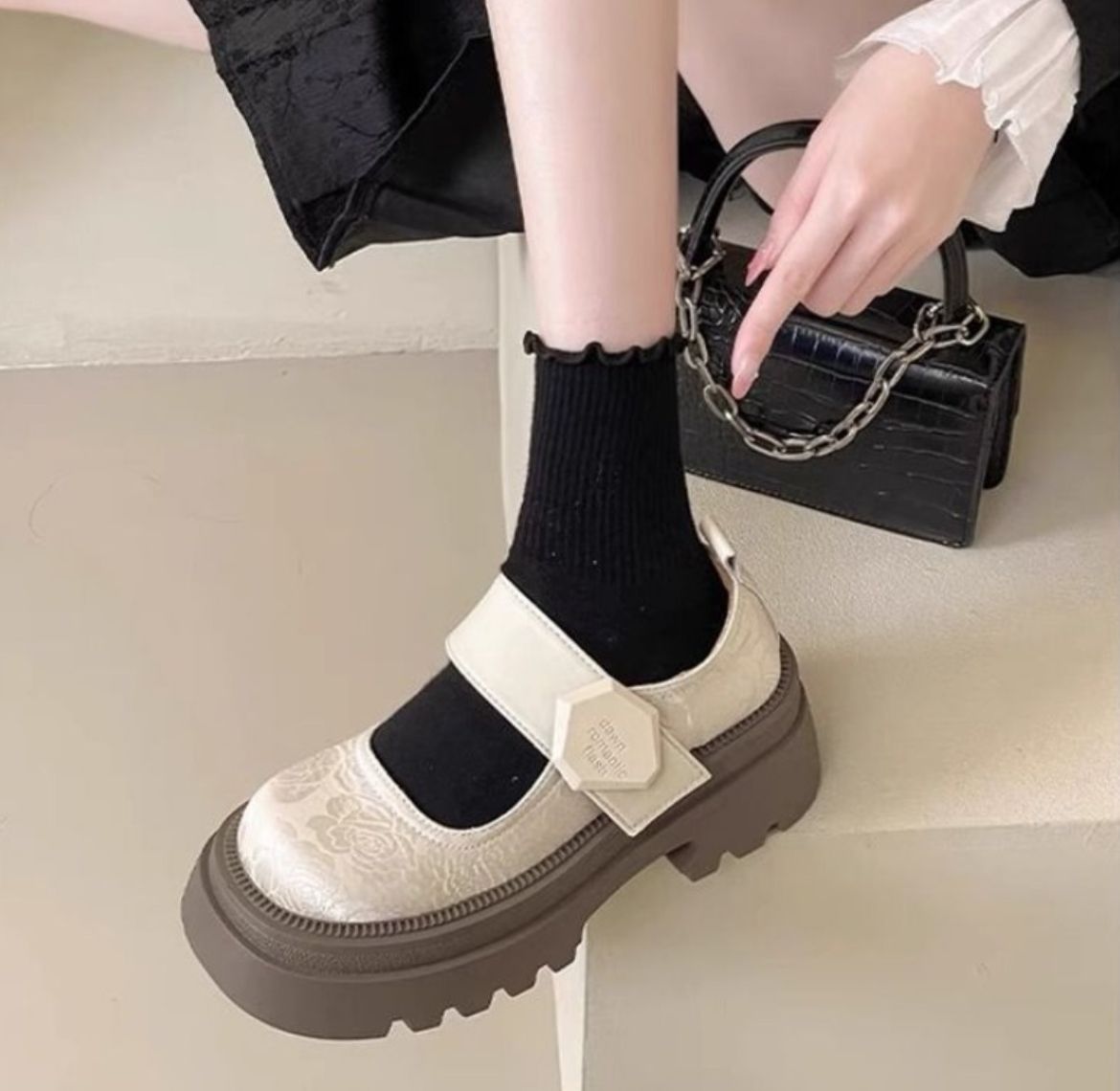 ROMÁNTICO BEIGE