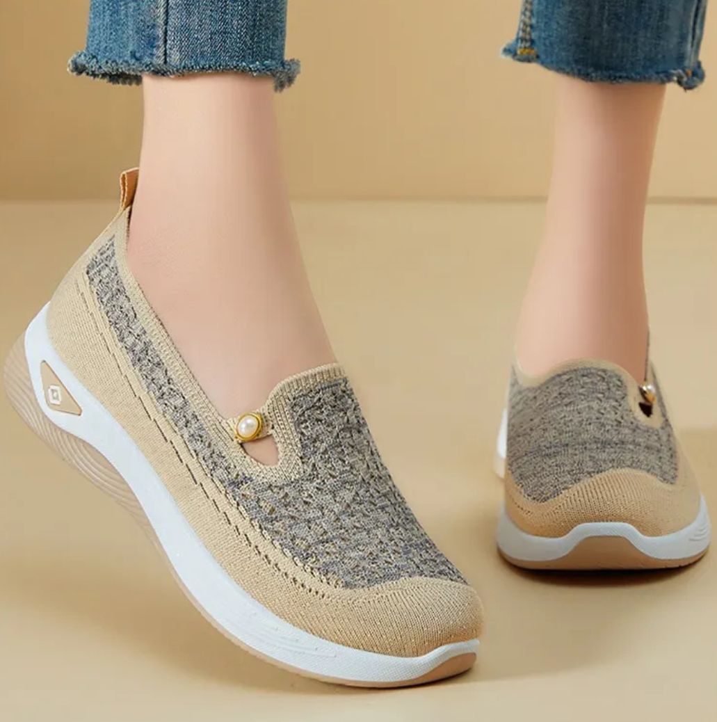 LADY BEIGE