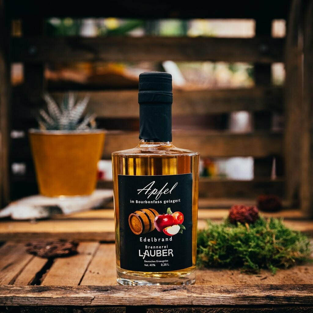 Apfelbrand "Golden Delicous" im Bourbonfass gelagert 40% VOL