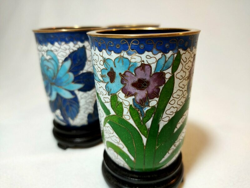 Bicchiere cloisonné bianco con base legno - H 7,5 cm
