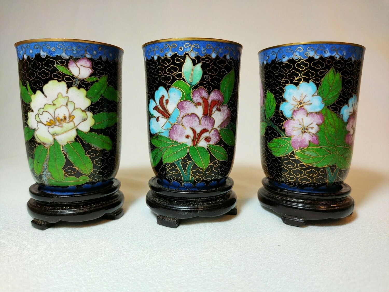 Bicchiere cloisonné nero con base legno - H 7,5 cm