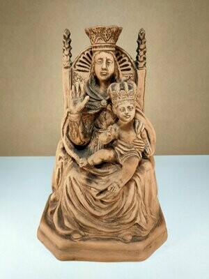 Madonna dell'Aiuto in cotto opera di Mario S. Luise H 28 cm