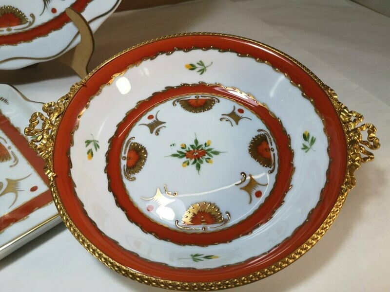 Ciotola Porcellana di Limoges Antico con Ghiera Decorato a Mano, Rossa Dm. 19 cm Ciotola Porcellana di Limoges Antico con Ghiera Decorato a Mano, Rossa Dm. 19 cm