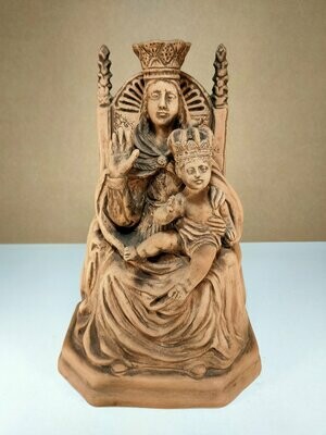 Madonna dell'Aiuto in cotto opera di Mario S. Luise H 28 cm Madonna dell'Aiuto in cotto opera di Mario S. Luise H 28 cm