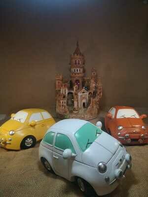 Salvadanaio Fiat 500 in Colori Assortiti, H 12,5 cm - R3B500