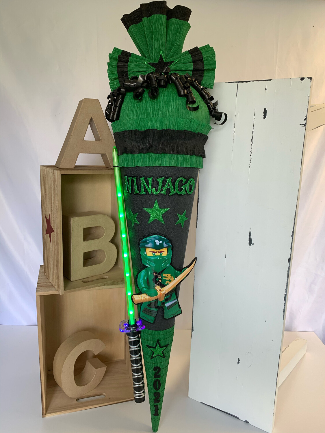 Schultüte Zuckertüte mit Ninjago Lloyd +Lichtschwert Schultüte Zuckertüte mit Ninjago Lloyd +Lichtschwert