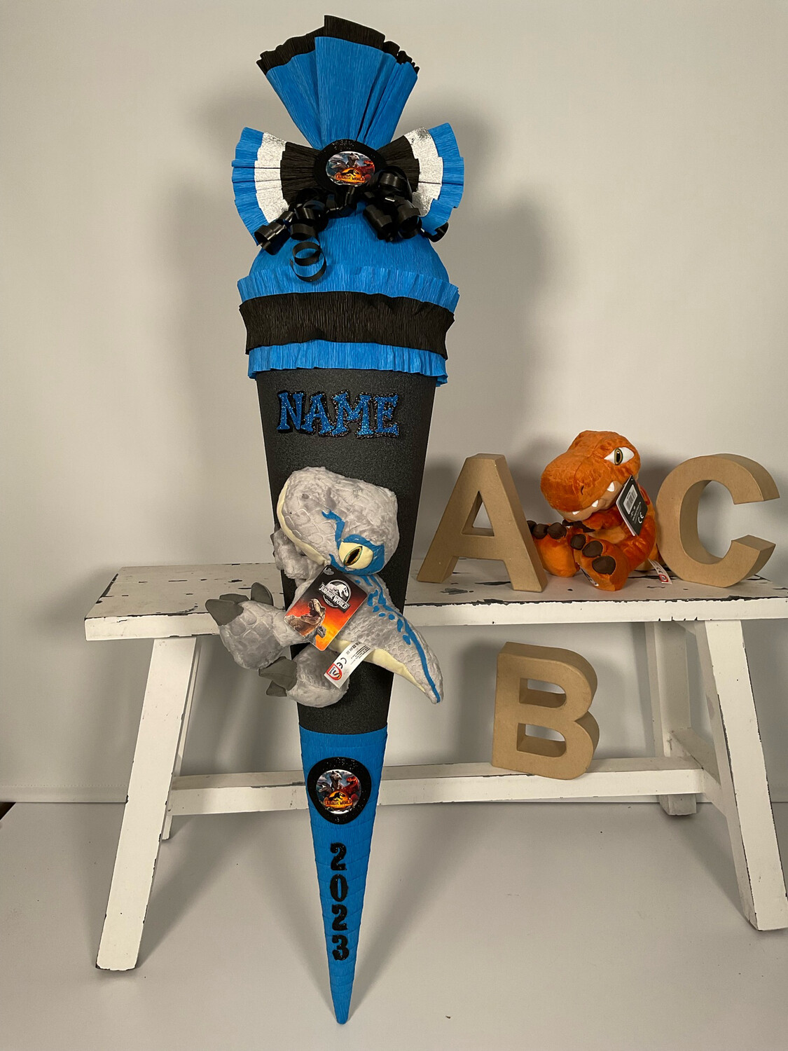 Schultüte Zuckertüte mit Plüschfigur Jurassic World Dino Dinosaurier Blue Schultüte Zuckertüte mit Plüschfigur Jurassic World Dino Dinosaurier Blue