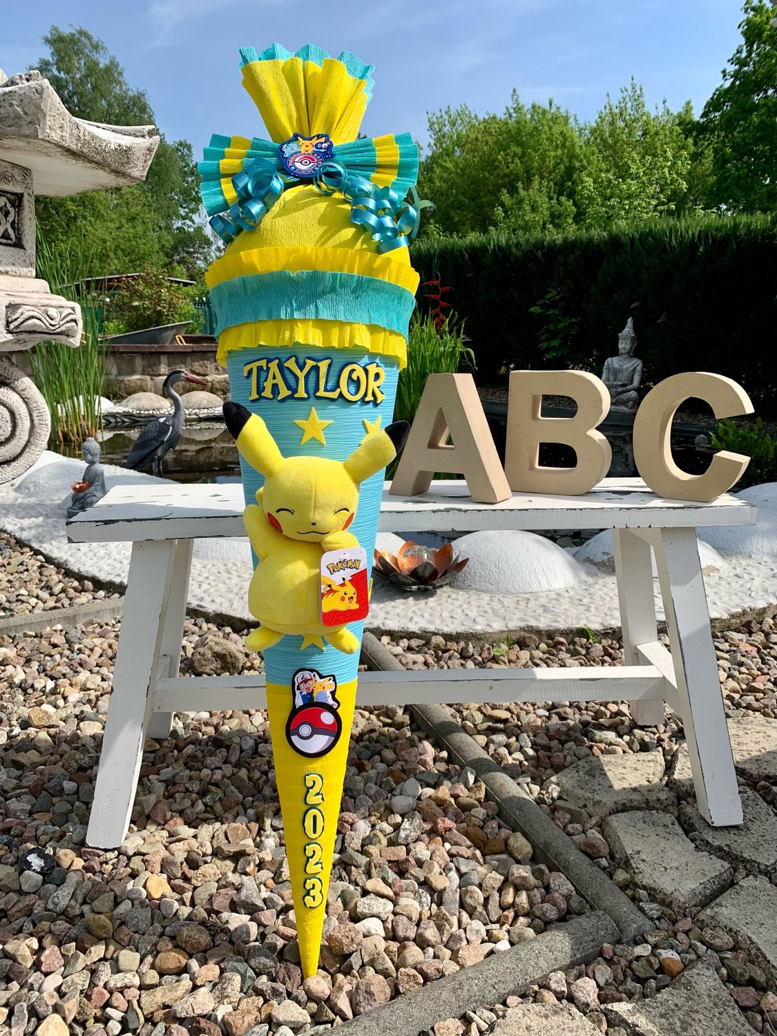 Schultüte Zuckertüte mit Pokémon Pikachu Plüschfigur Schultüte Zuckertüte mit Pokémon Pikachu Plüschfigur