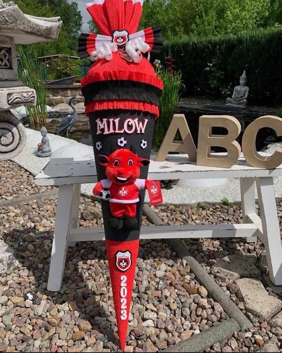 Schultüte mit Betzi Plüschfigur und Sticker