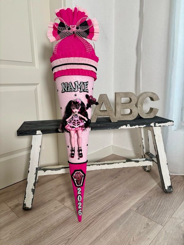 Schultüte Zuckertüte mit Monster High Draculaura Figur Schultüte Zuckertüte mit Monster High Draculaura Figur