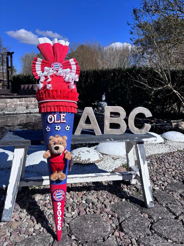 Schultüte mit Berni Plüschfigur und Sticker Schultüte mit Berni Plüschfigur und Sticker