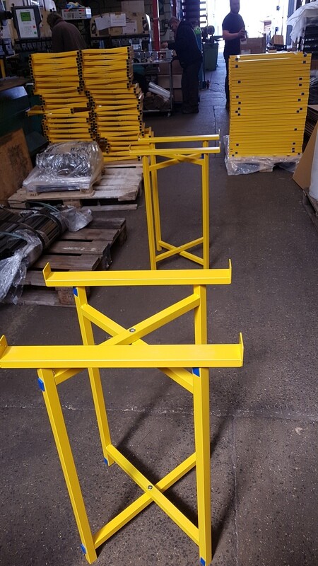 Material&#39;s Platform Ski&#39;s 1 Pair (2 Ski&#39;s)