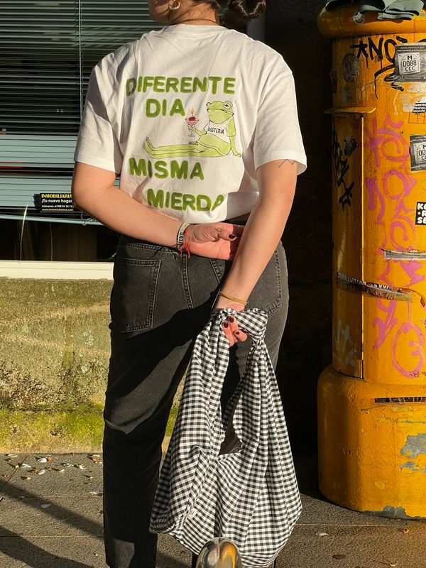 CAMISETA DIFERENTE DÍA
