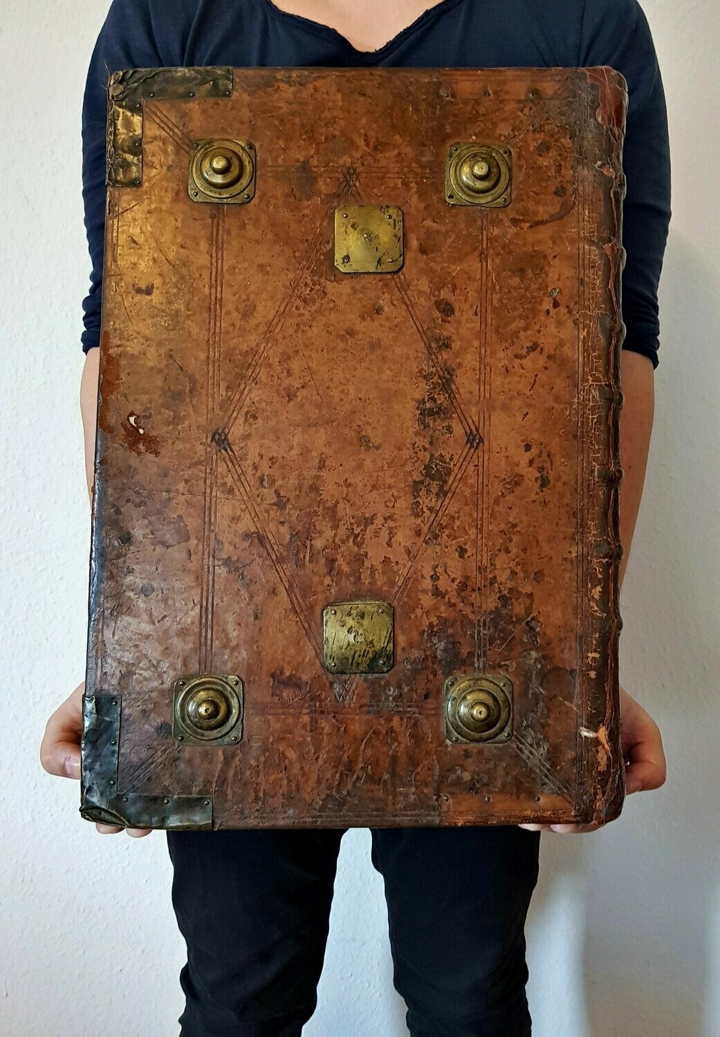 Antique Heavy Antiphonal or Choir Book dated 1736 Very Large in Good Condition 10,5 kg (23 lbs)