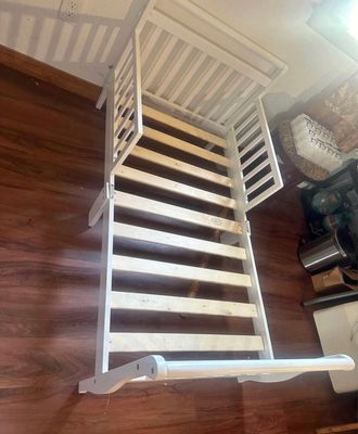 Toddler bed