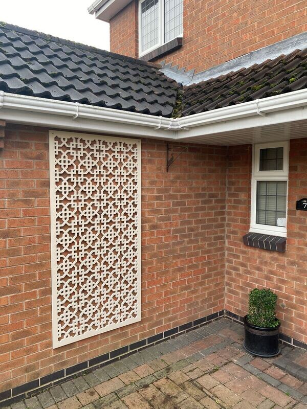 Cathedral Trellis Cream (1830x900x18mm)