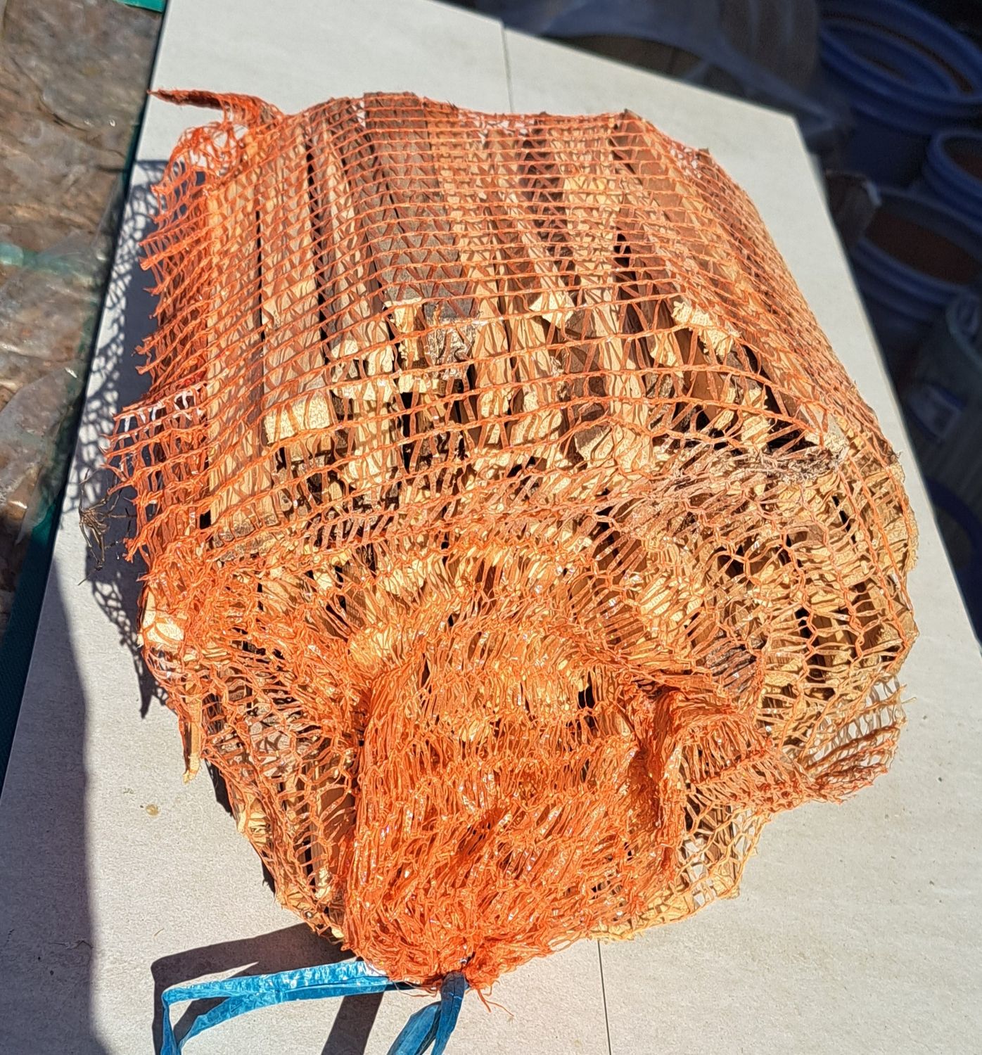 KILN DRIED KINDLING WOOD (NETTED) £3.50 EACH OR 5 BAGS FOR £15.00