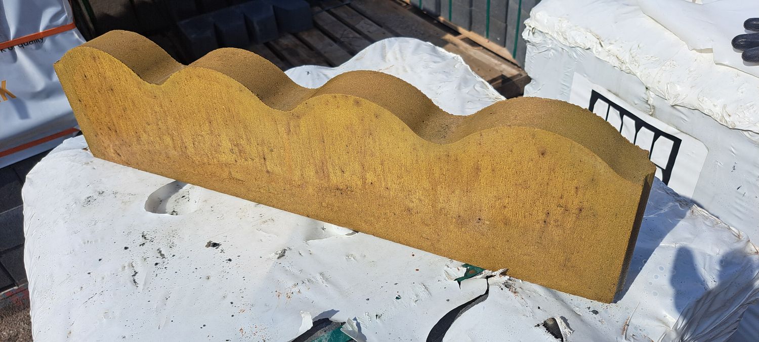 Edgelock Buff Scalloped Top Path Edging 600x150x50mm