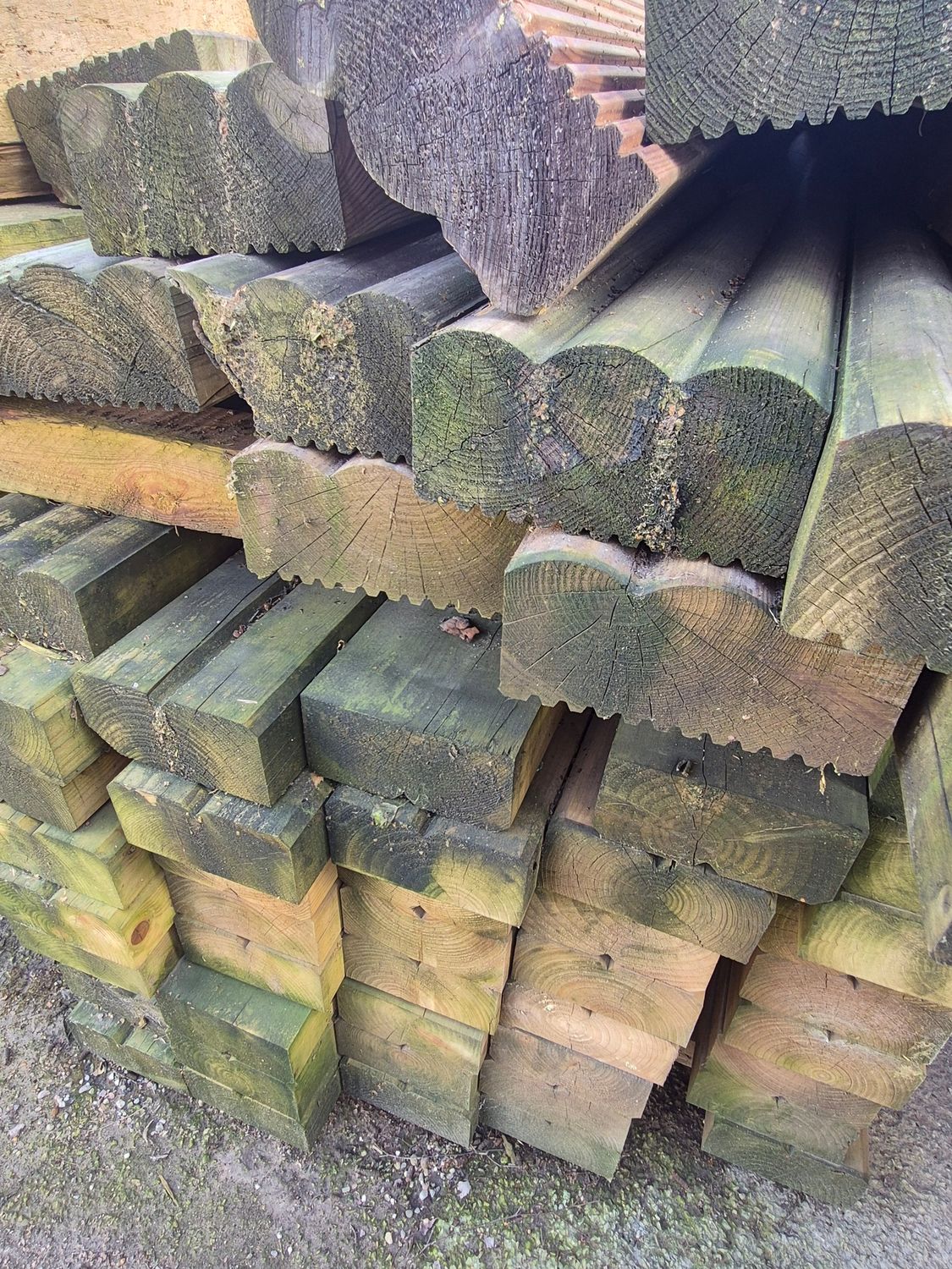 8ft (Discoloured) Profiled Sleepers 2.4m (200x100mm) *REDUCED TO CLEAR, SOLD AS SEEN*