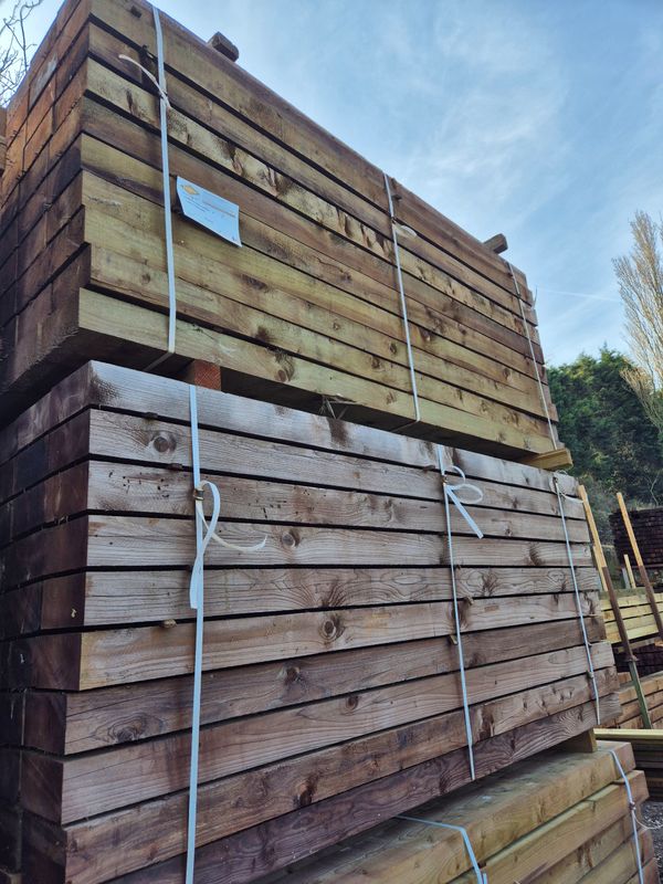 8ft (Slight Off Colour)  Sleepers 2.4m (200x100mm) *REDUCED TO CLEAR, SOLD AS SEEN*
