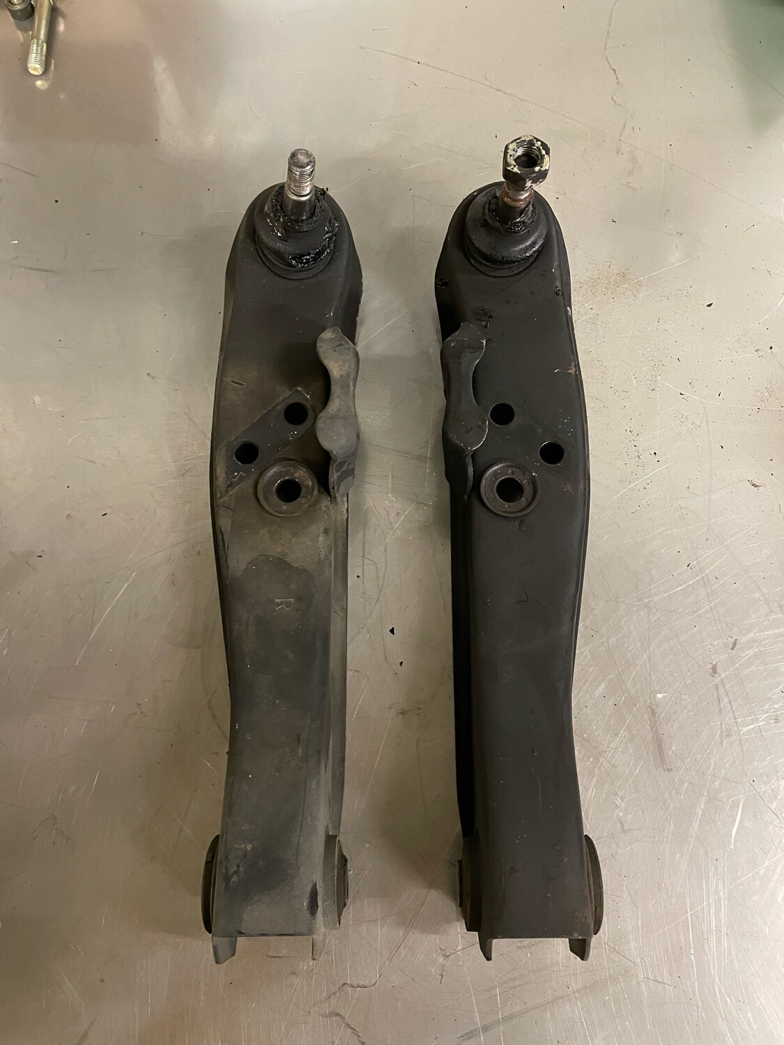 Nissan S13 lower control arm set