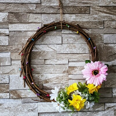 Natural sustainable willow spring/easter wreath with flowers