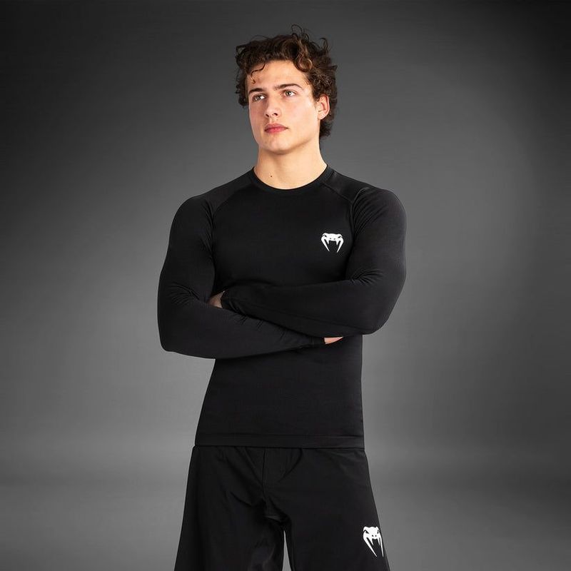Venum Contender Langarm-Rashguard - Schwarz Venum Contender Langarm-Rashguard - Schwarz