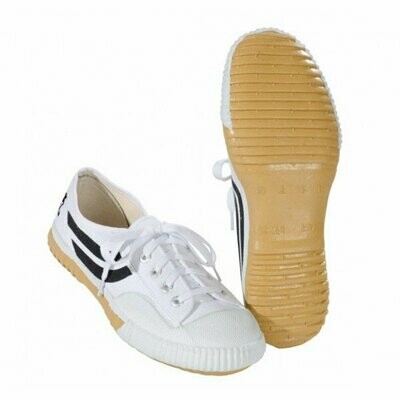 Weiße Segeltuchschuhe