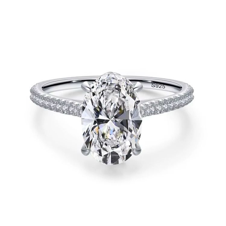 Masedi Oval Ring (with hidden halo) Pre-order