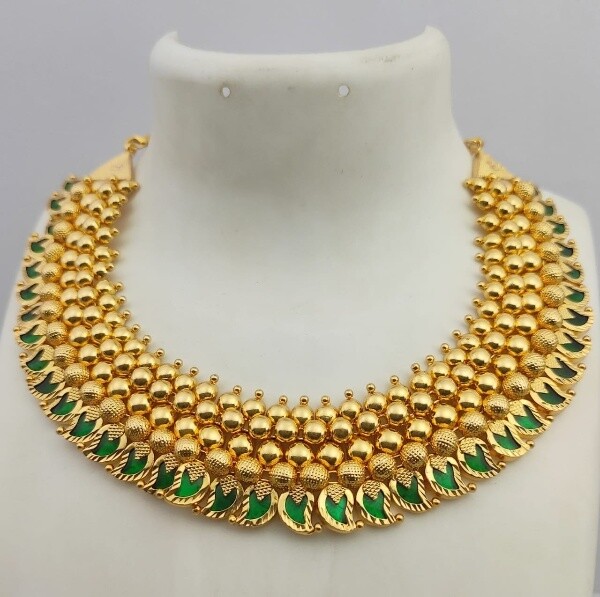 Manga(Mango) design necklace with trendy twist