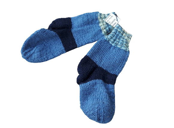 handgestrickte Kindersocken blau gestreift in Gr. 22/23