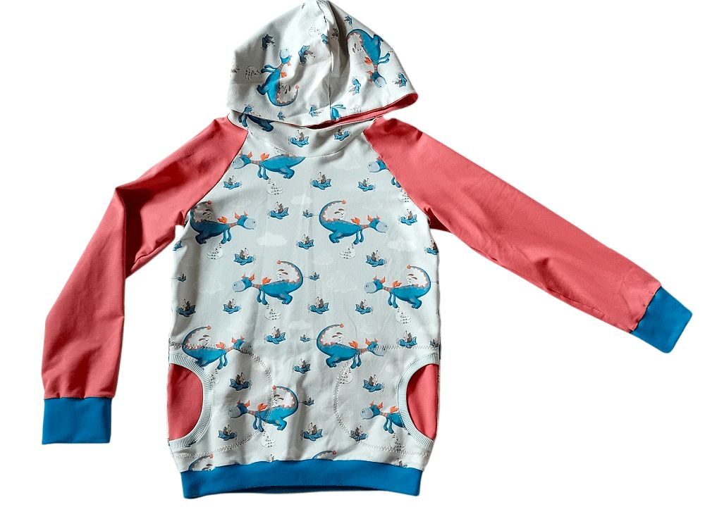 Kapuzenpullover Kinder Hoodie DRACHENAUSFLUG in Gr. 134
