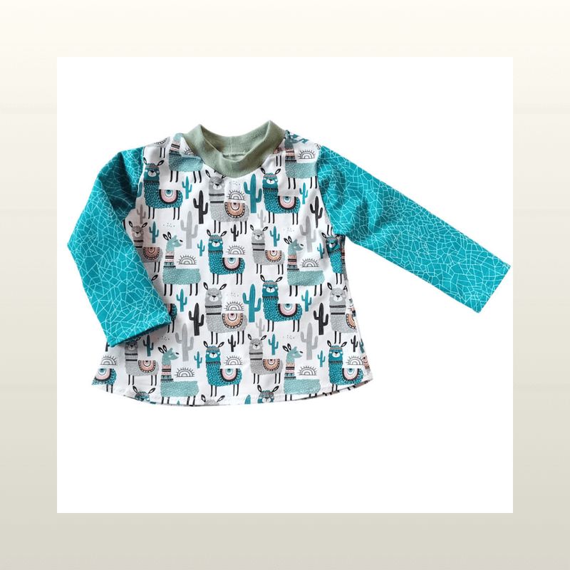 Pullover und Kleider für Babys von Mini Tilli by Sonja sind zu allen Jahreszeiten tragbar und toll kombinierbar