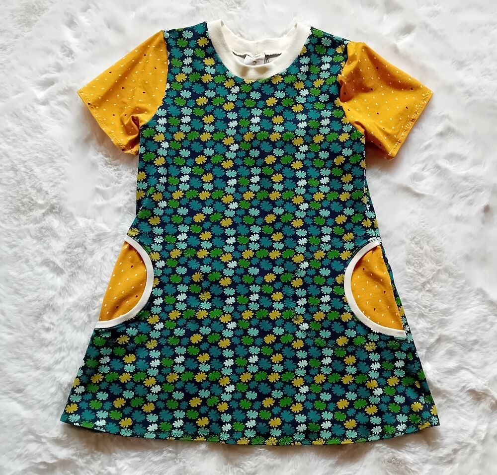 Kinderkleid Sommerkleid BLUMENSTECKER  in Gr. 122