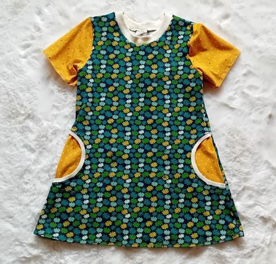 Kinderkleid Sommerkleid BLUMENSTECKER  in Gr. 122