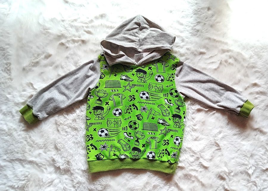 Kapuzenpullover Jungen FUSSBALL in Gr. 92