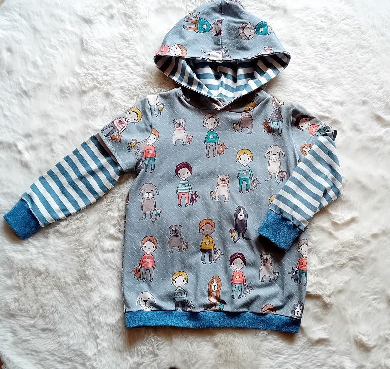Kapuzenpullover Jungen  HUNDE in Gr. 110/116