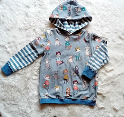 Kapuzenpullover Jungen  HUNDE in Gr. 110/116 Kapuzenpullover Jungen  HUNDE in Gr. 110/116