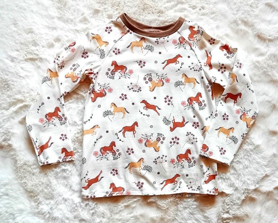 Langarmshirt Kinder PFERDE  in Gr. 104 und 122