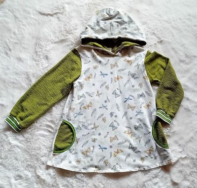 Kapuzenpullover Kinder Hoodie SCHMETTERLINGE in Gr. 122