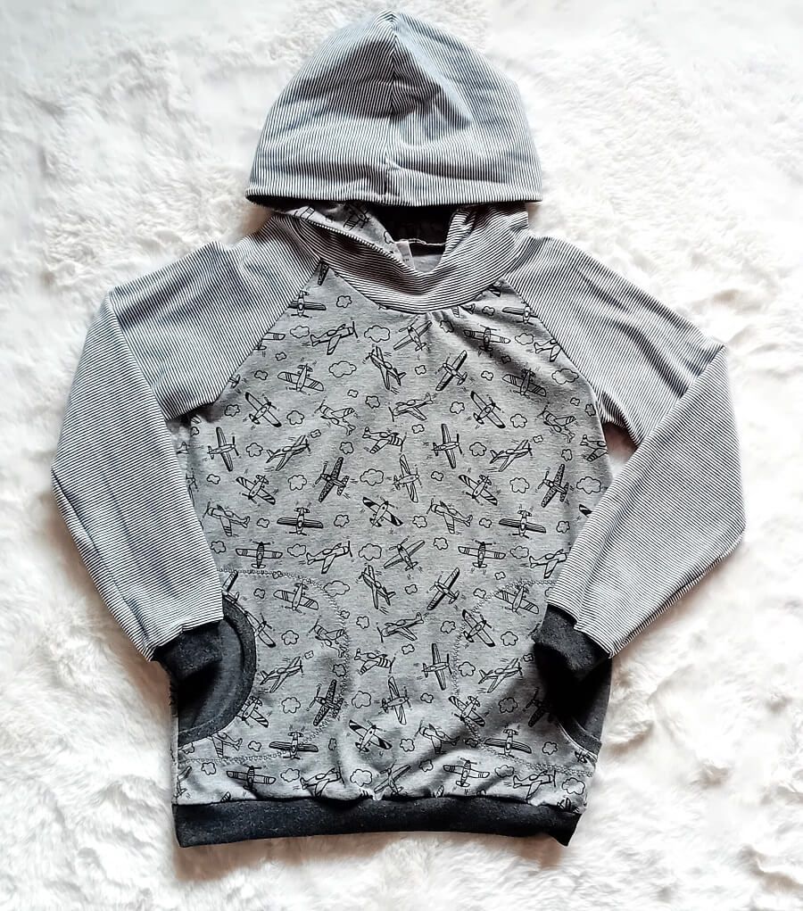 Kapuzenpullover Jungen  FLUGZEUGE in Gr. 128 Kapuzenpullover Jungen  FLUGZEUGE in Gr. 128