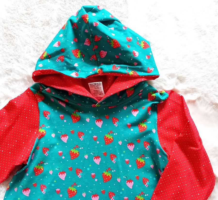 Kapuzenpullover Kinder Hoodie ERDBEEREN in Gr. 92 und 116