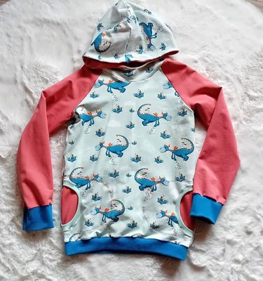 Kapuzenpullover Kinder Hoodie DRACHENAUSFLUG in Gr. 134