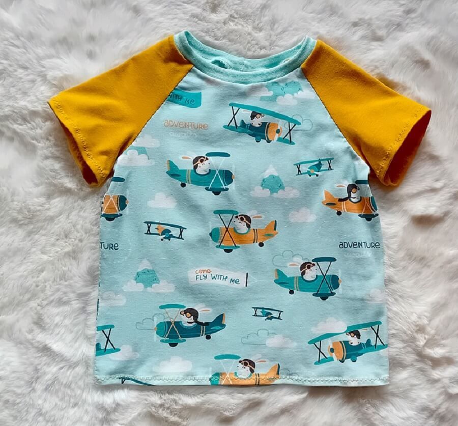 Kinder T-Shirt FLUGZEUGE in Gr. 80 Kinder T-Shirt FLUGZEUGE in Gr. 80