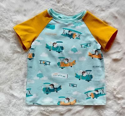 Kinder T-Shirt FLUGZEUGE in Gr. 80 Kinder T-Shirt FLUGZEUGE in Gr. 80