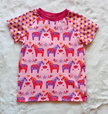 Kinder T-Shirt DALAPFERDE in Gr. 104 Kinder T-Shirt DALAPFERDE in Gr. 104