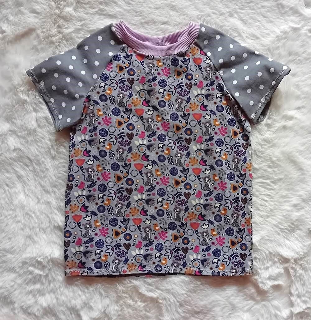 Kinder T-Shirt KATZEN in Gr. 104 Kinder T-Shirt KATZEN in Gr. 104