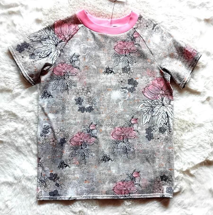 Kinder T-Shirt VINTAGE BLUMEN in Gr. 128 Kinder T-Shirt VINTAGE BLUMEN in Gr. 128