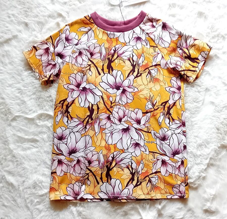 Kinder T-Shirt MAGNOLIEN in Gr. 134 Kinder T-Shirt MAGNOLIEN in Gr. 134