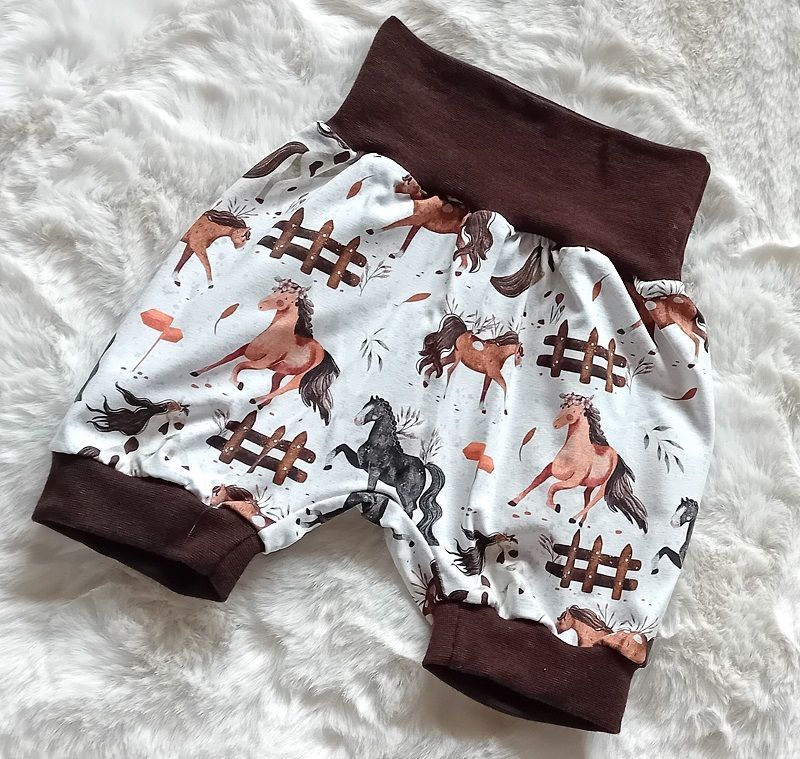 Kindershorts PFERDE in Gr. 80-92 Kindershorts PFERDE in Gr. 80-92